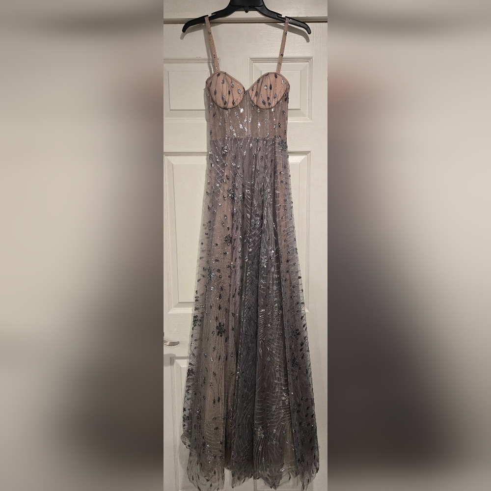 Gianni Bini (GB)Size 3 Grey Juniors Prom/Formal Dress